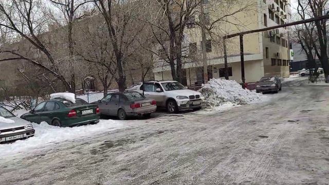 Караганда: по дворам от акимата до "Абзала" смотреть онлайн