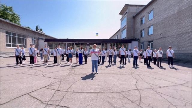 Останній дзвоник 2023 в Ліцеї №17 Павлоградської міської ради смотреть онлайн