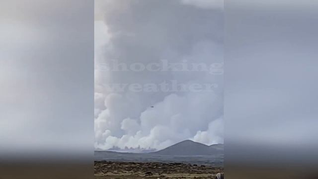An amazing sight, a volcanic eruption in Iceland. Evacuation again смотреть онлайн