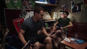 -В ожидании солнца клип Kupa Kızı Sinek Valesi Зейнеп Барыш Керем-боль