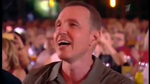 Фёдор Добронравов и бэк вокал там где клен шумит