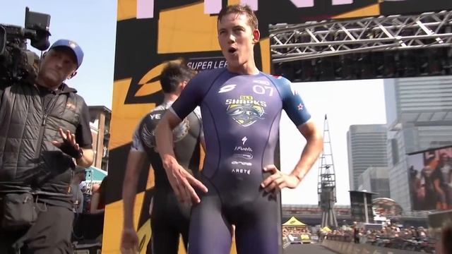 Epic Sprint Finish | Triathlon Legends Jonny Brownlee, Vincent Luis, Hayden Wilde Head To Head смотреть онлайн