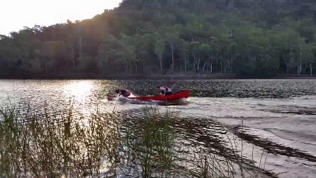 Canoers Hop in Boat смотреть онлайн