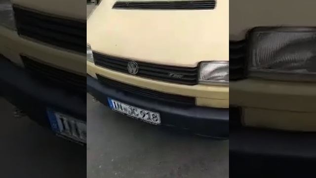 Депутата обвинили в нападении на машину с иностранными номерами смотреть онлайн