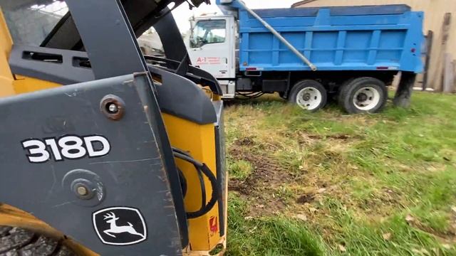 John Deere 318D Skid Loader