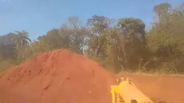 Xgma Carregando Caminhão