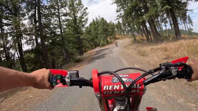'Dirt biking in these mountains is way more fun than I thought': #hondacrf #crf450r #enduro смотреть онлайн