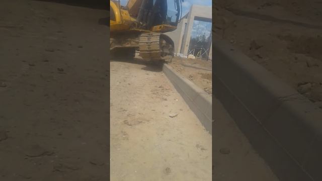 Эдик планирует клумбы смотреть онлайн