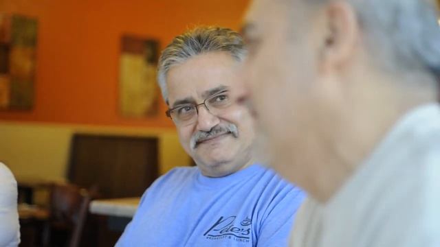 Rami's Cafe comes to Knoxville смотреть онлайн