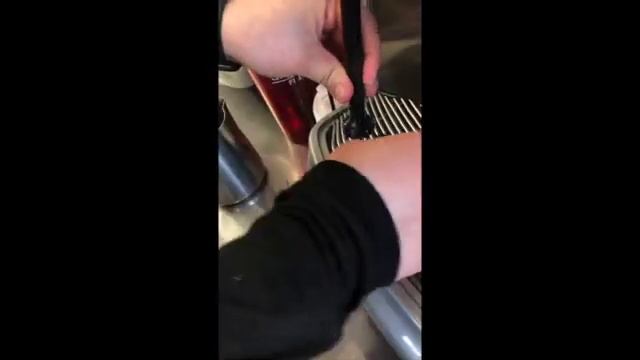 Dunkin Video on Espresso Daily Cleaning смотреть онлайн