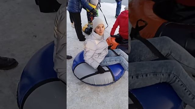 Волгоград. Катание на ватрушках на набережной. смотреть онлайн