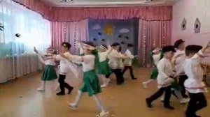 Вход на весенний утренник.