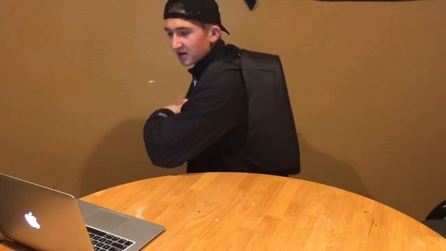 MUST COP!!! BOBBY COMPACT ANTI-THEFT BACKPACK!!! + INTEGRATED PORTABLE CHARGER!!! смотреть онлайн