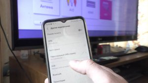 Как телефон подключить к телевизору по usb  и посмотреть файлы фото видео?