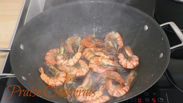 Intermittent Fasting Meal Plan Ideas Stir-fry Shrimps Served on Red Chicory Peppers Avocados Recipe смотреть онлайн