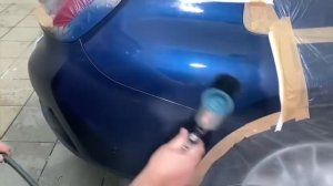 Локальная покраска BMW. Весь процесс покраски от нанесения базы до покрытия лаком.