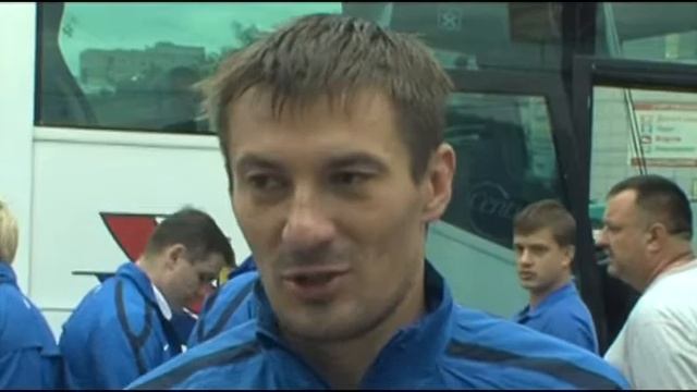 Наши хоккеисты вернулись со словацких сборов смотреть онлайн