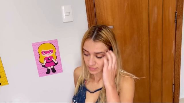 A PRODUÇÃO CAIU EM CIMA DA MINHA IRMÃZINHA NA BRINQUEDOTECA! смотреть онлайн