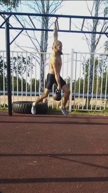 Секретное упражнение монахов Шаулиня! #такоговыещеневидели #чтотоновое #гиря #турник #жонглирование