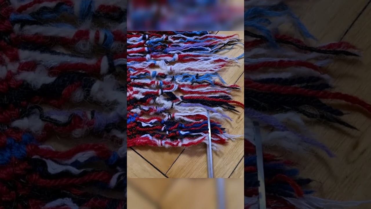 Плед из остатков разной пряжи. Подробнее на канале, в плейлисте "Вяжем из остатков".