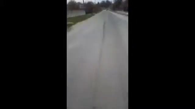 Побег от непонятного существа на стройке смотреть онлайн