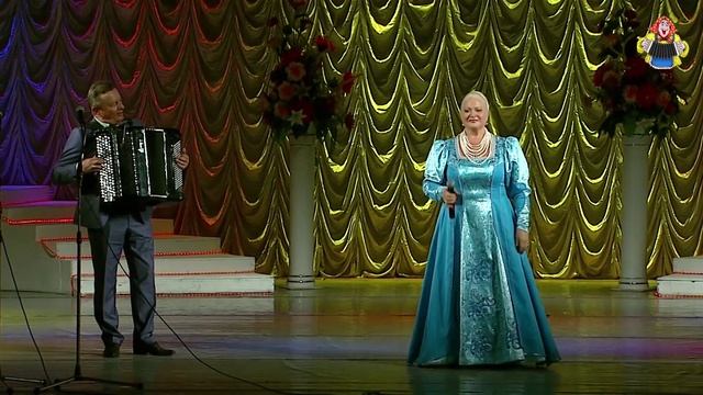"ДАВНО ГАРМОШКА НЕ ИГРАЛА" поёт Ольга Четоева в гостях у "Митрофановны" (Золотой Голос России) смотреть онлайн
