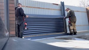 Монтаж забора-жалюзи. Ламели Tokyo, RAL 7024/