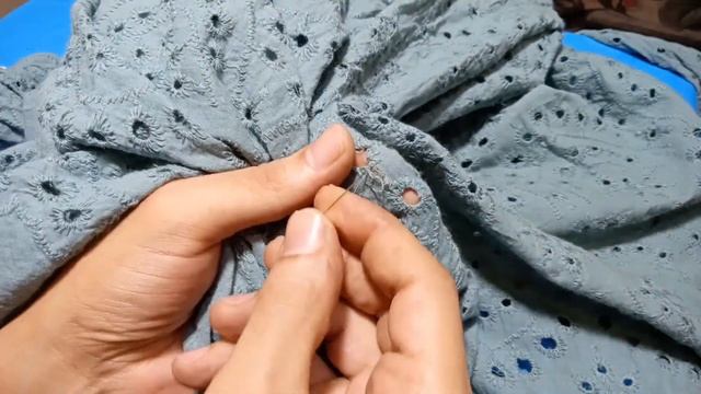 Fix a hole on clothes in a great way / clothes repairs смотреть онлайн