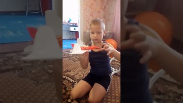 Самолет на резиномоторе смотреть онлайн