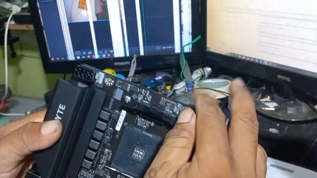 Penasaran sebenarnya mainboard Gigabyte A520i AC mini-itx kecil ternyata...mari kita unboxing смотреть онлайн