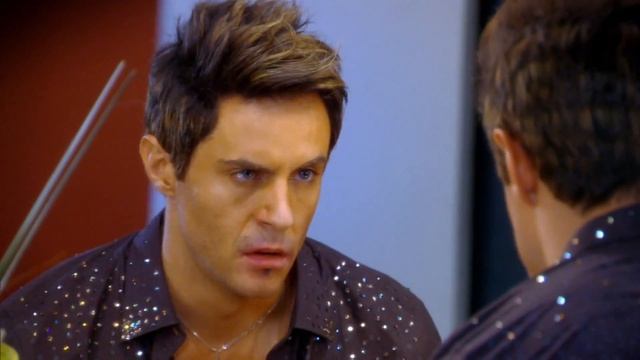 Inácio vê tudo e sai correndo Fabian e Rosário se beijando e sai correndo!💥 | Cheias de Charme смотреть онлайн