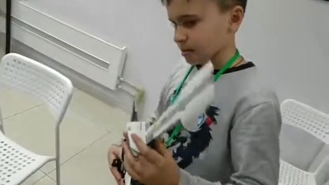 Сбылась моя МЕЧТА! Наш юный гения Юрчик сделал из ЛЕГО супер-гитару! Полюбуйтесь! смотреть онлайн
