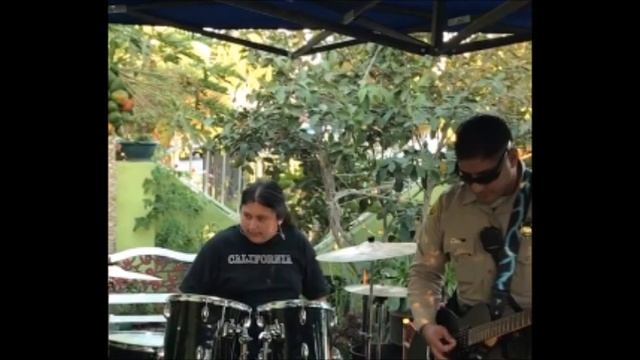Sheriff jams w/ metal band in Compton, CA - Mastodon's Brann tribute to grandma смотреть онлайн