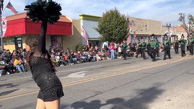 Bartlett Middle School Marching Band - Veterans day Parade 2022 смотреть онлайн