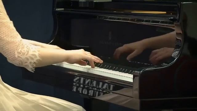 Ema Pisarčíková - Robert Schumann: Abegg Variations op.1 смотреть онлайн