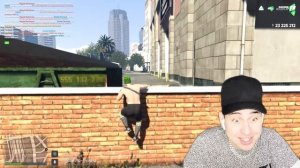 ПАРКУРОМ ОТ ПОЛИЦИИ в  GTA 5 RP