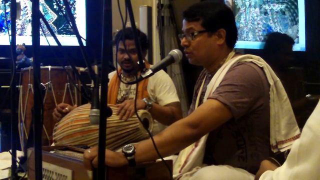 Uttam Bhakta Das - 24 Hrs Kirtan Fremont - 02 смотреть онлайн
