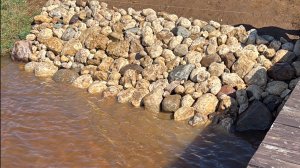 Укрепляем берег Волги камнем валуном. Берегоукрепление реки. Часть 1