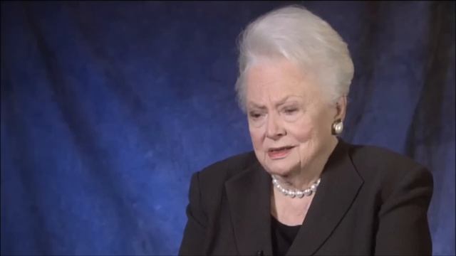 Olivia de Havilland vs Warner Brothers смотреть онлайн