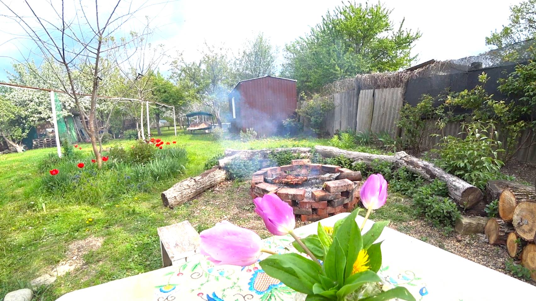 Шашлык во дворе своего дома . Станица Динская Краснодарский край 20.04.2025 смотреть онлайн