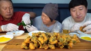 🍗반죽에 깻잎 듬뿍~ 가마솥에 튀긴 깻잎 치킨 먹방!! (🍗Fried Chicken with Perila leaf) 요리&먹방!! - Mukbang eating show