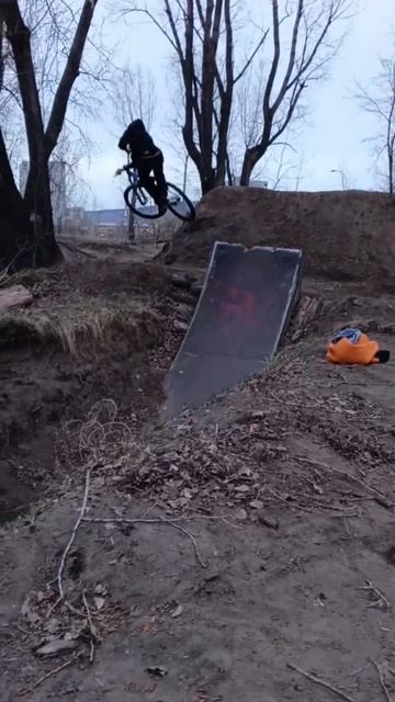 Катаемся до темноты 🌘 #shorts #mtb