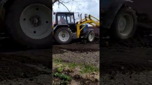 Экскаватор-погрузчик Мтз-82П