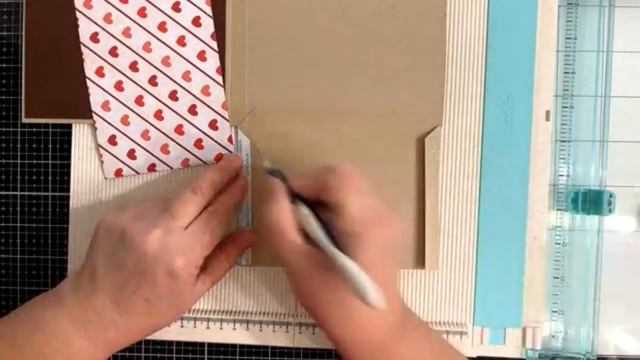 Mintay Chocolate Kiss 6.5 x 6.5 ( 6x6 pages) Mini Album Tutorial - Section B смотреть онлайн