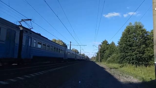 Электропоезд ЭР2Р-7073 на перегоне Покотиловка-Мерефа смотреть онлайн