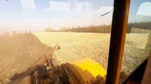 Трактор К-700 с плугом ПЛН-8-40