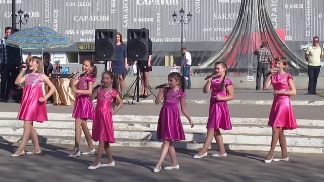 дети танцуют и поют смотреть онлайн