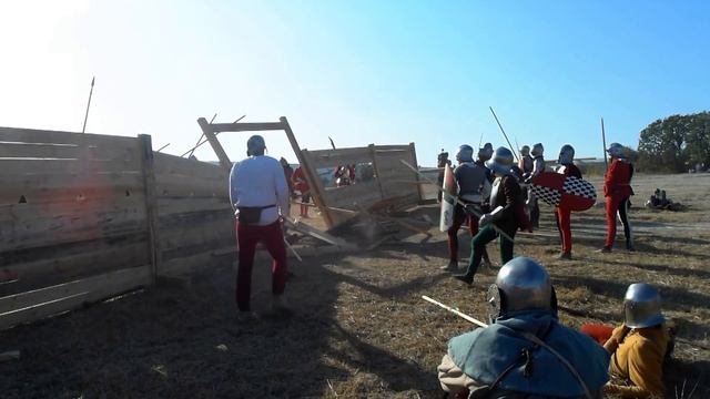 Бой реконструкторов средневековье Крым смотреть онлайн