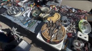 Деньги на мусоре, продажи на Минской барахолке. Витёк мусорщик