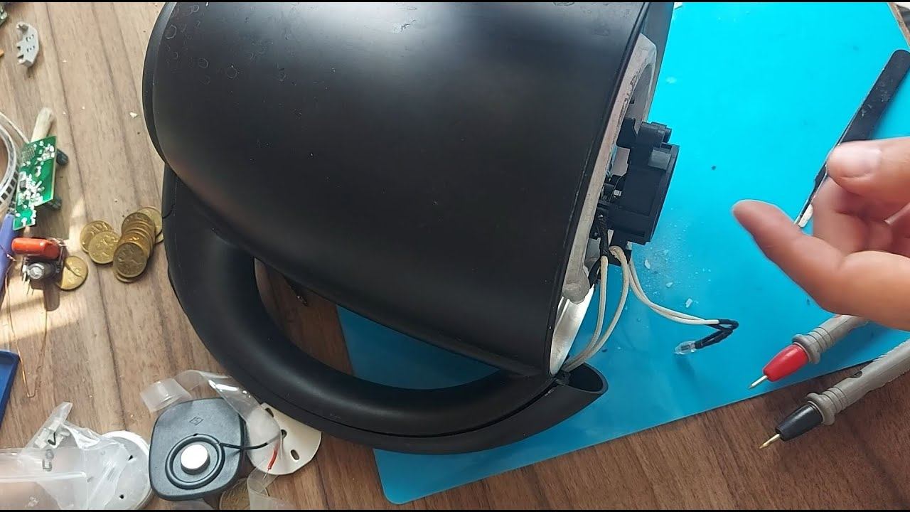 Ремонт электро-чайника STARWIMD смотреть онлайн